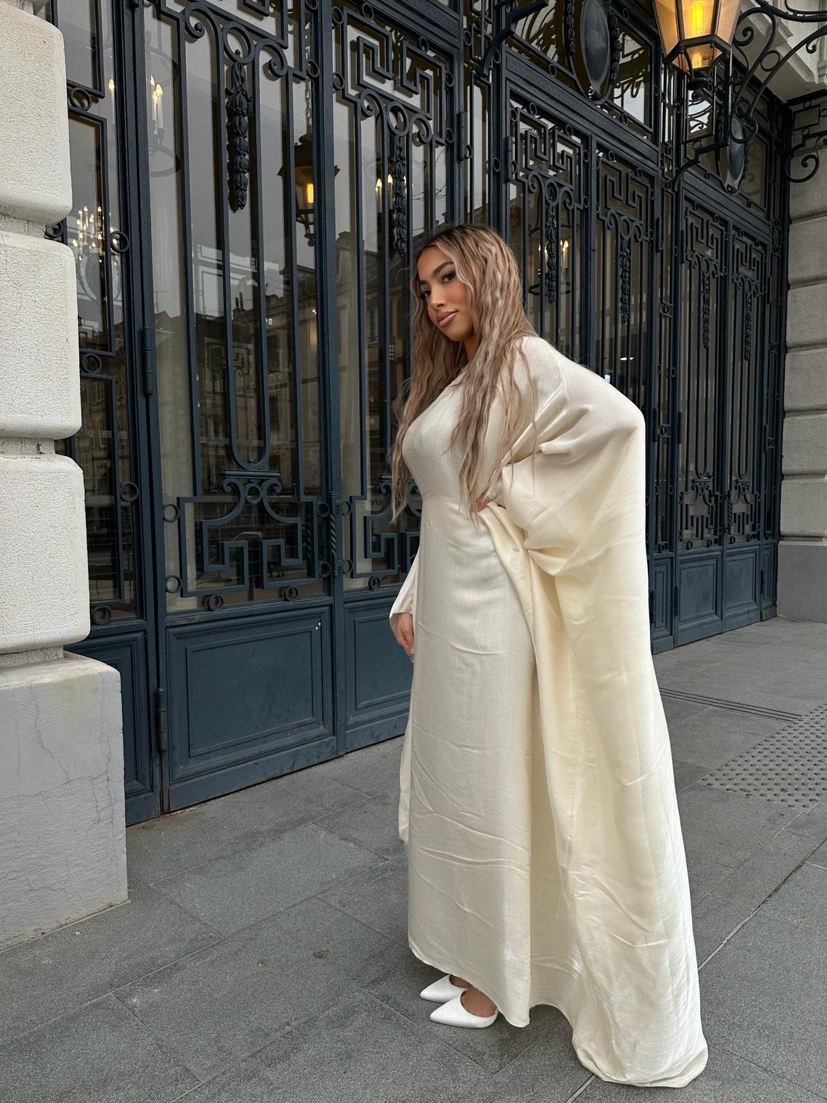 Abaya beige serrée