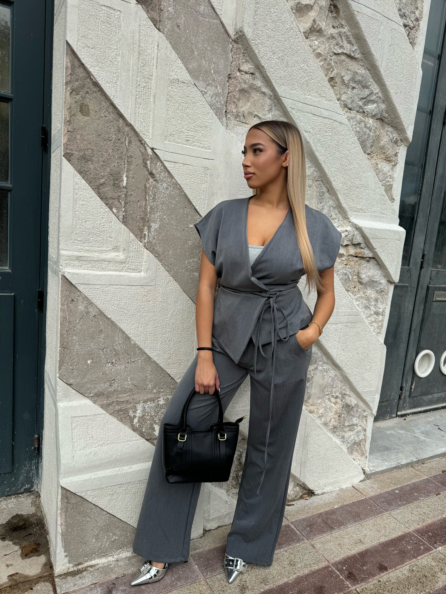 Ensemble asymétrique gris