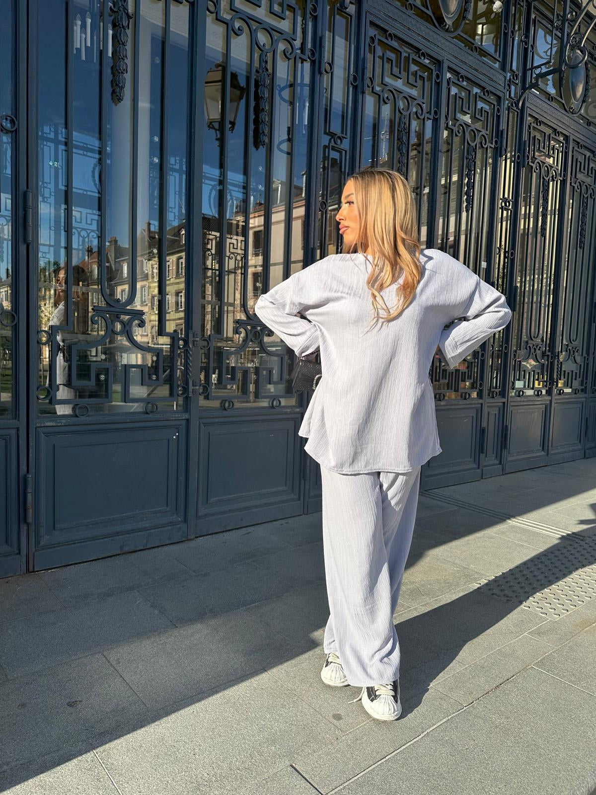 Ensemble gris clair