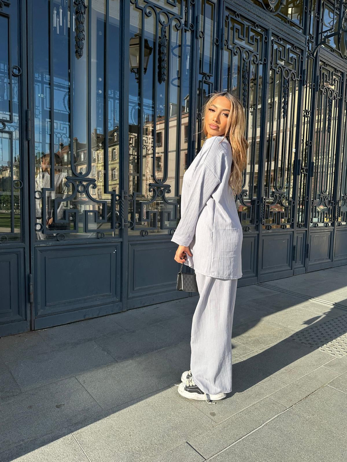 Ensemble gris clair