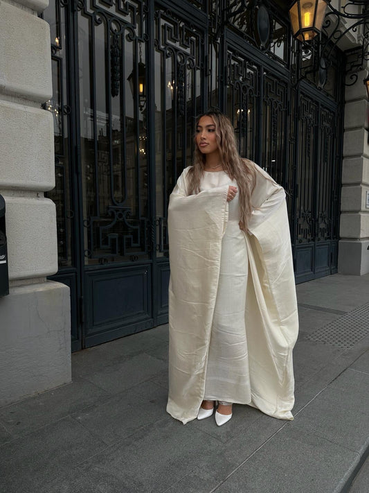 Abaya beige serrée